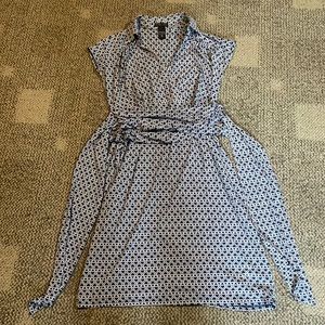 New York & Company blue print wrap dress, size M